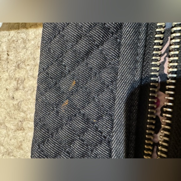 Vera Bradley Crossbody - Picture 4 of 9